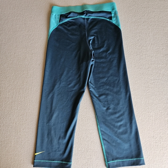 Women's Nike Capri Pro Leggings Dusty Cactus/Volt Size Small - Picture 8 of 8